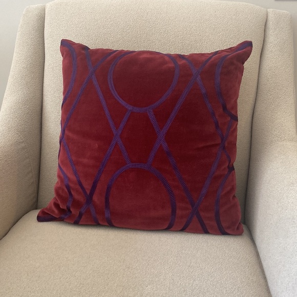 Set of 2 Urban Barn Decorative Pillow covers and pillow inserts - Picture 5 of 9